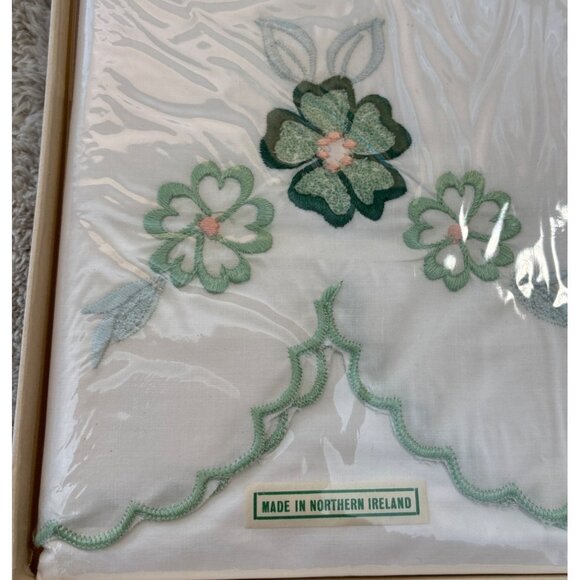 Eaton's Haddon Hall Percale Pillowcases Northern Ireland Embroidered 42 X 33" - Picture 4 of 9